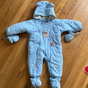 Baby blue Snow suit for toddlers, size 18-23 months.